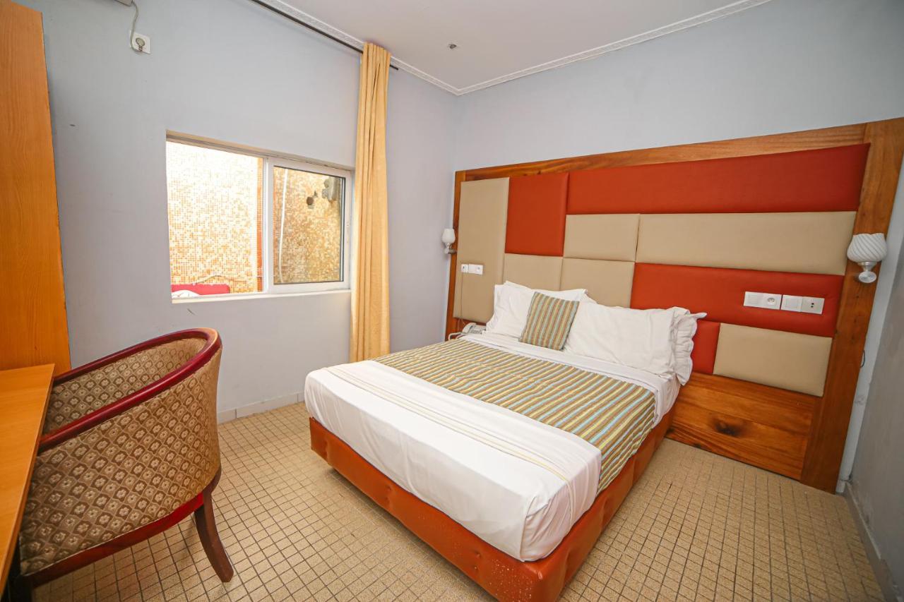 Fini Hotel Bobende Limbe Kültér fotó