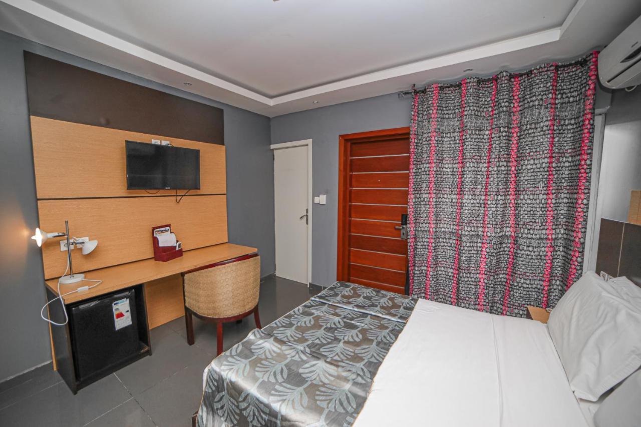 Fini Hotel Bobende Limbe Kültér fotó