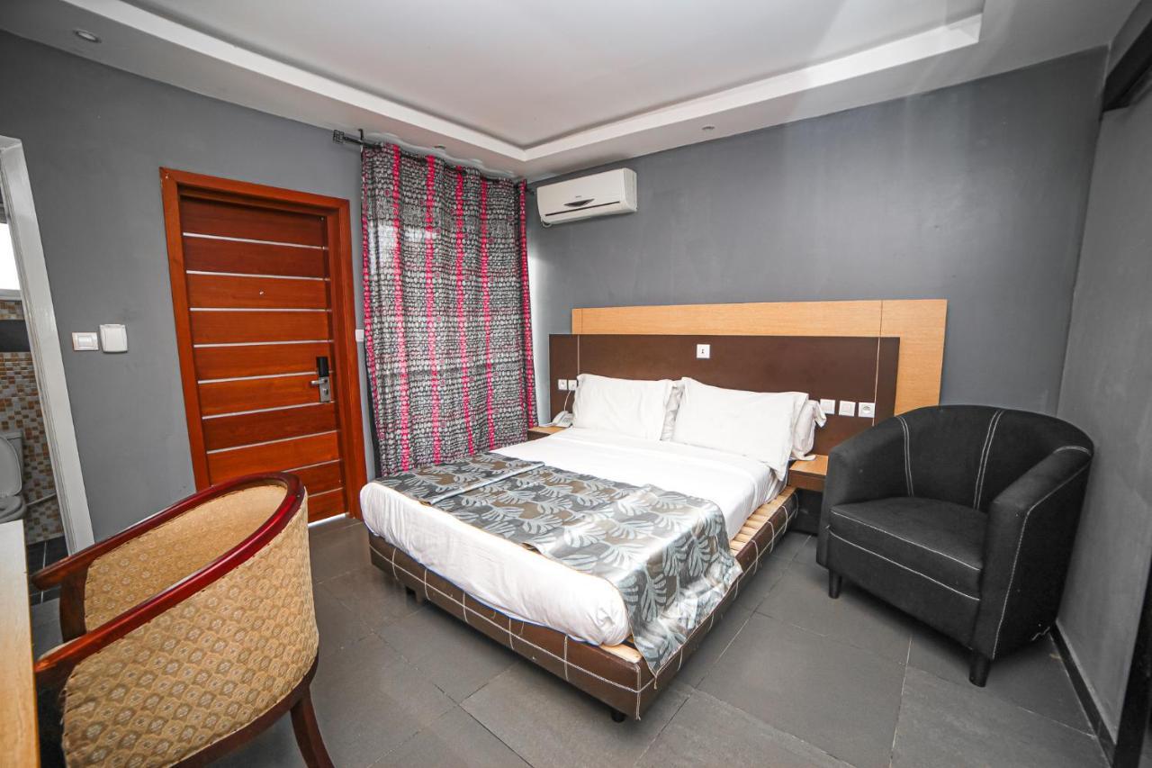 Fini Hotel Bobende Limbe Kültér fotó