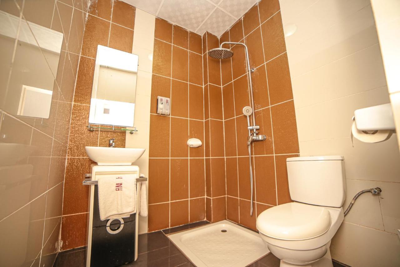 Fini Hotel Bobende Limbe Kültér fotó