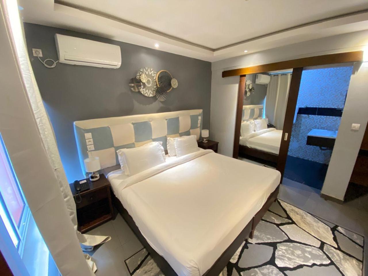 Fini Hotel Bobende Limbe Kültér fotó