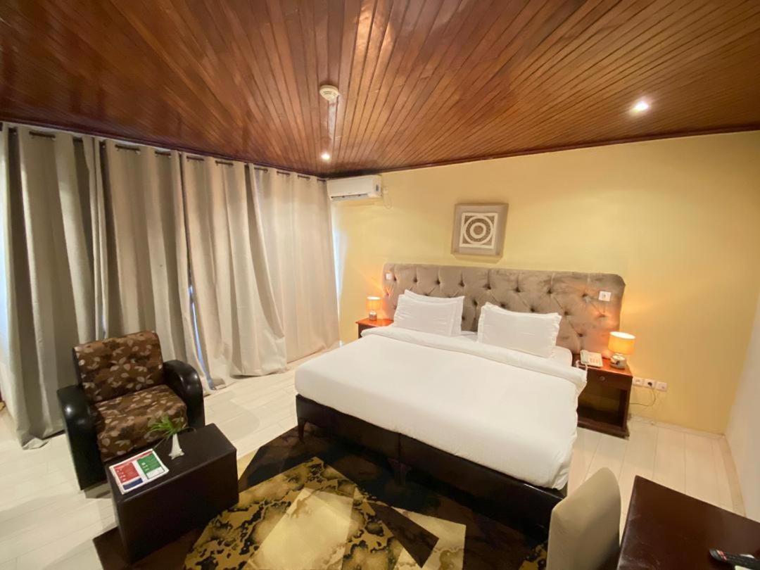 Fini Hotel Bobende Limbe Kültér fotó