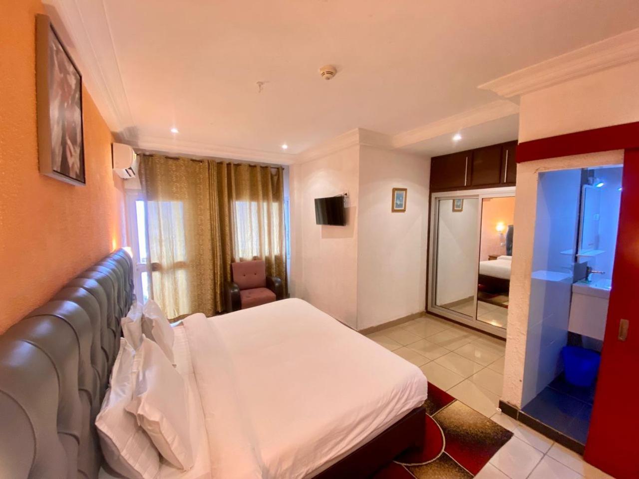 Fini Hotel Bobende Limbe Kültér fotó