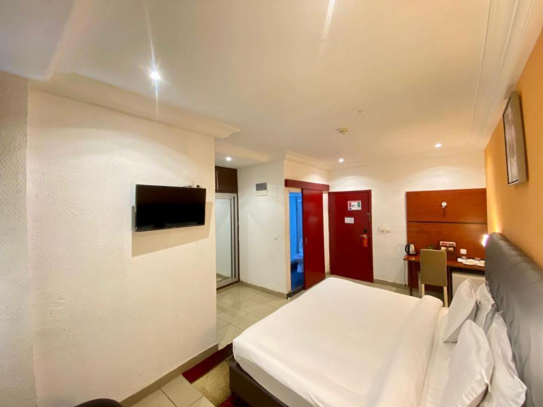 Fini Hotel Bobende Limbe Kültér fotó