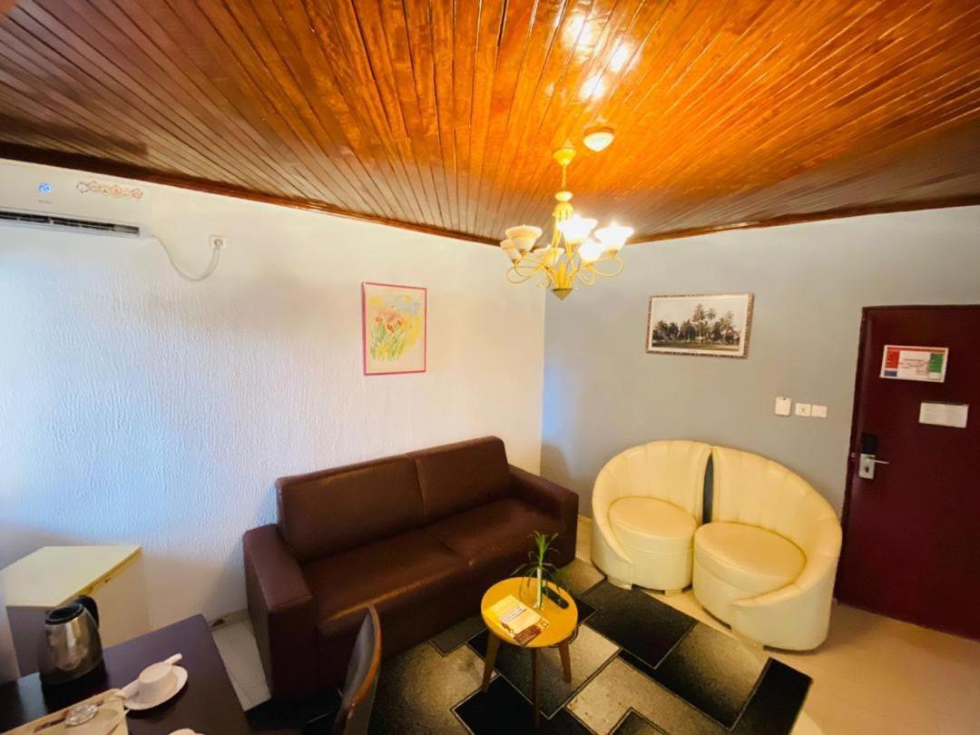 Fini Hotel Bobende Limbe Kültér fotó