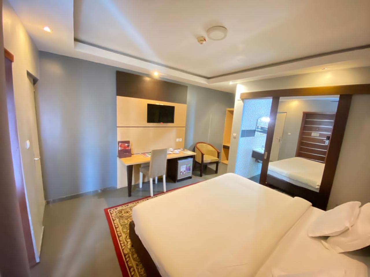 Fini Hotel Bobende Limbe Kültér fotó