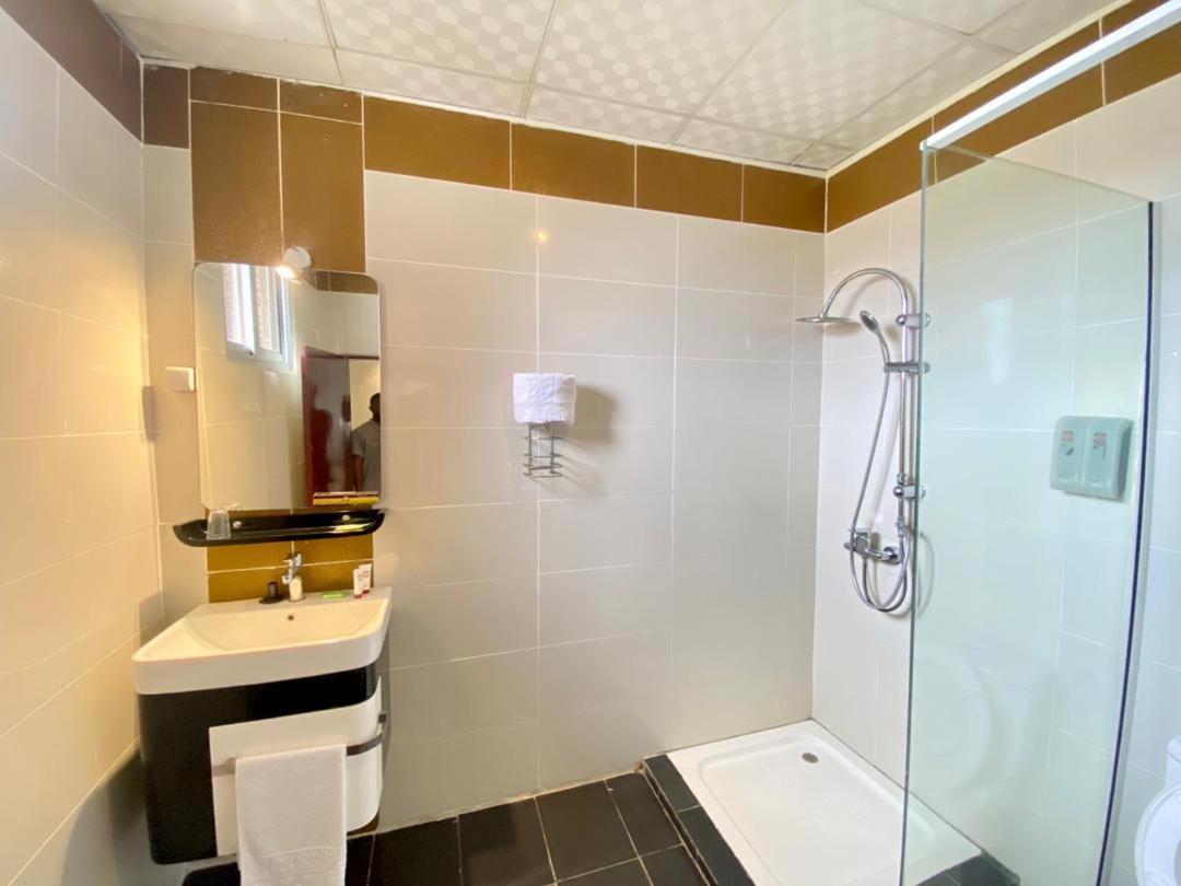 Fini Hotel Bobende Limbe Kültér fotó