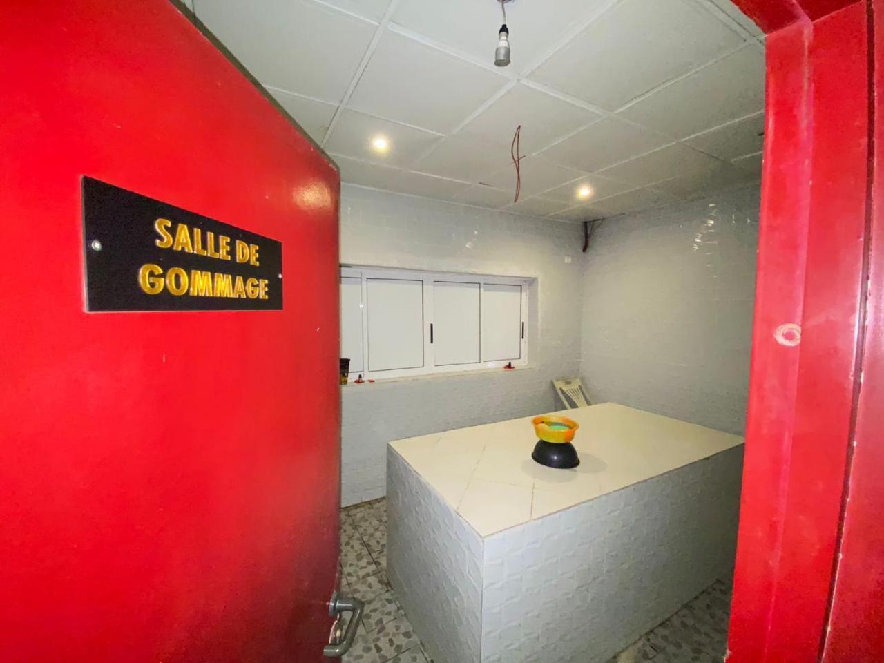 Fini Hotel Bobende Limbe Kültér fotó