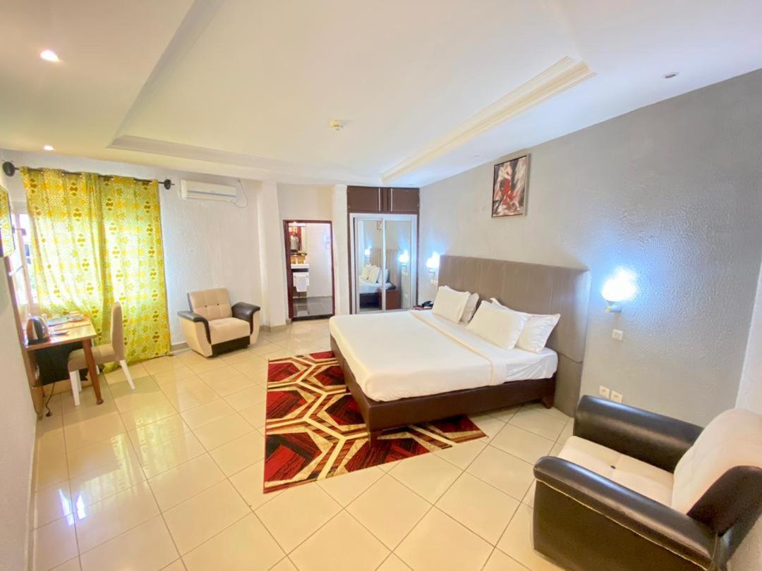 Fini Hotel Bobende Limbe Kültér fotó
