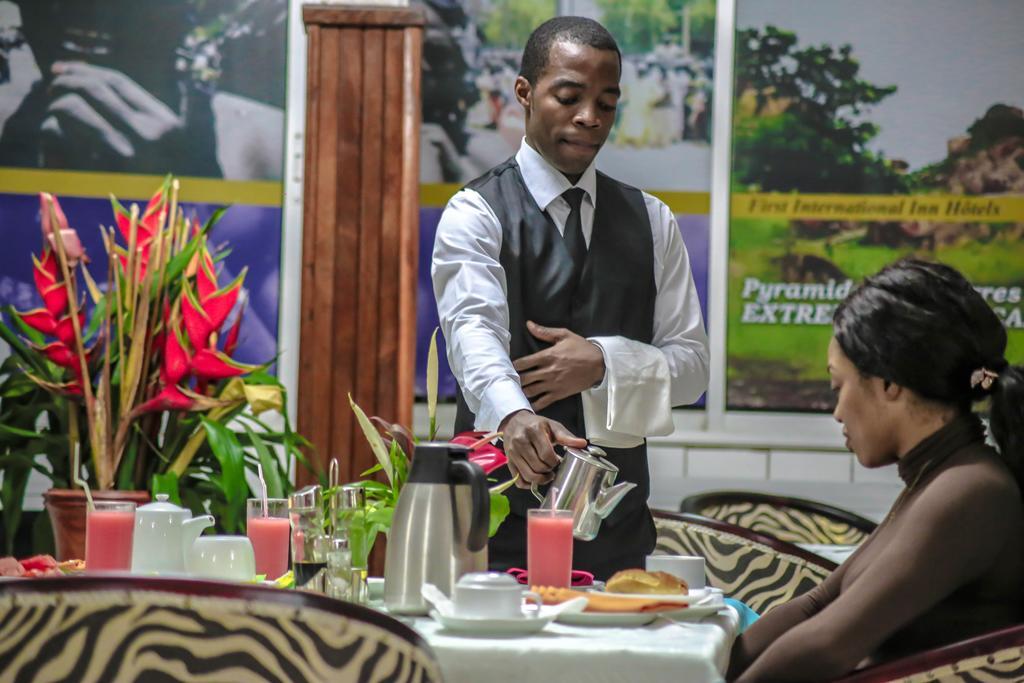 Fini Hotel Bobende Limbe Kültér fotó