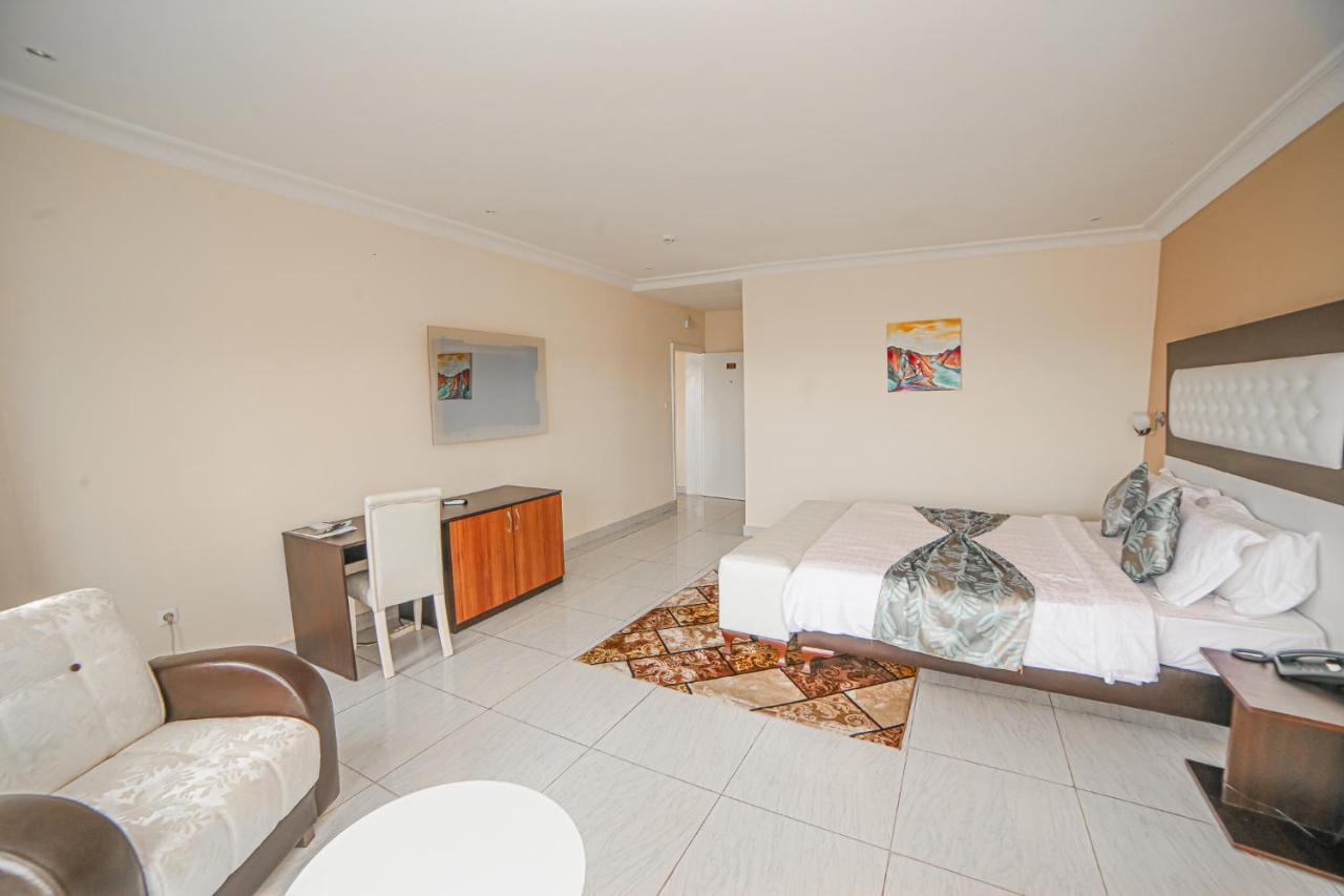 Fini Hotel Bobende Limbe Kültér fotó